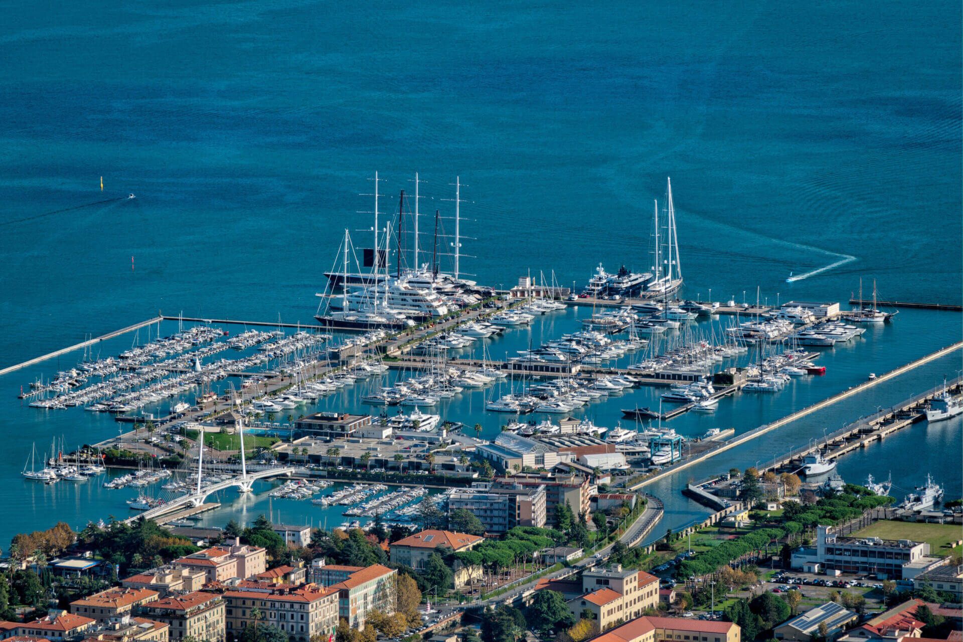 Porto Mirabello Marina in Liguria, Italia | D-Marin